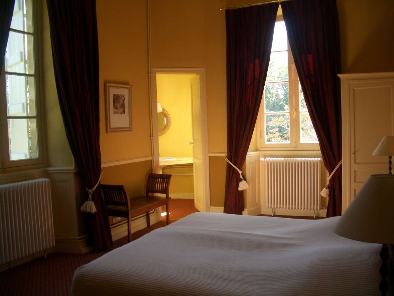 Fabulous Nineteenth Century Chateau near to Auch offering an excellent busi