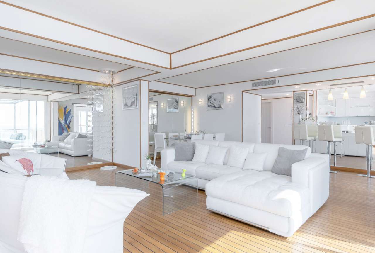 Exceptional 4 bedroom waterfront villa, with a total spacious living area o