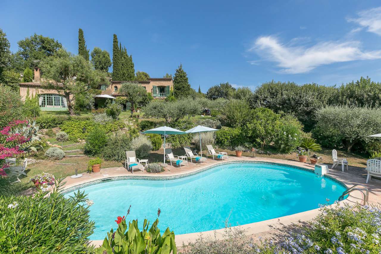 Exceptional 7 bedroom Provencal style villa, set within lush and mature lan