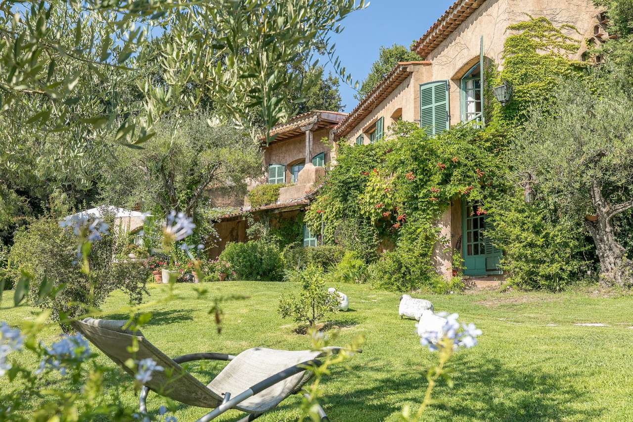 Exceptional 7 bedroom Provencal style villa, set within lush and mature lan