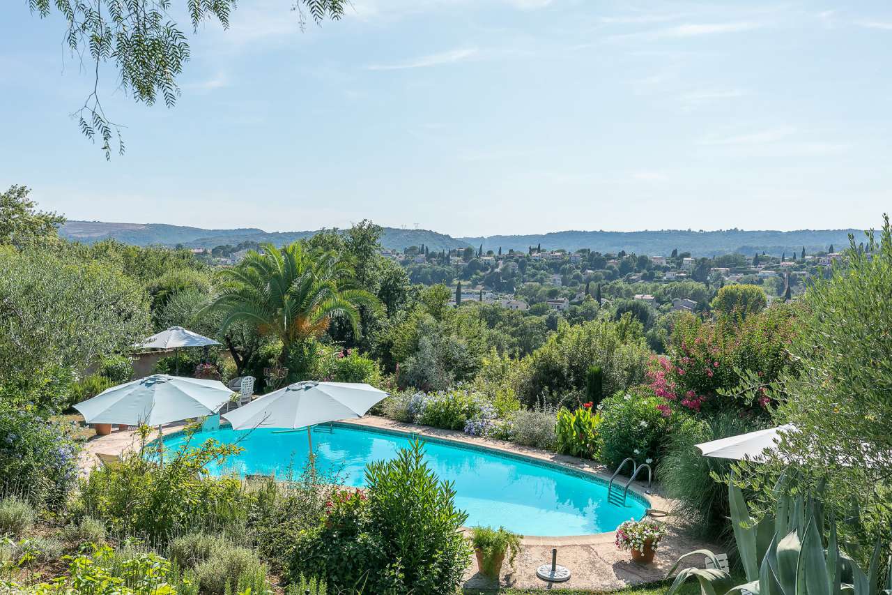 Exceptional 7 bedroom Provencal style villa, set within lush and mature lan