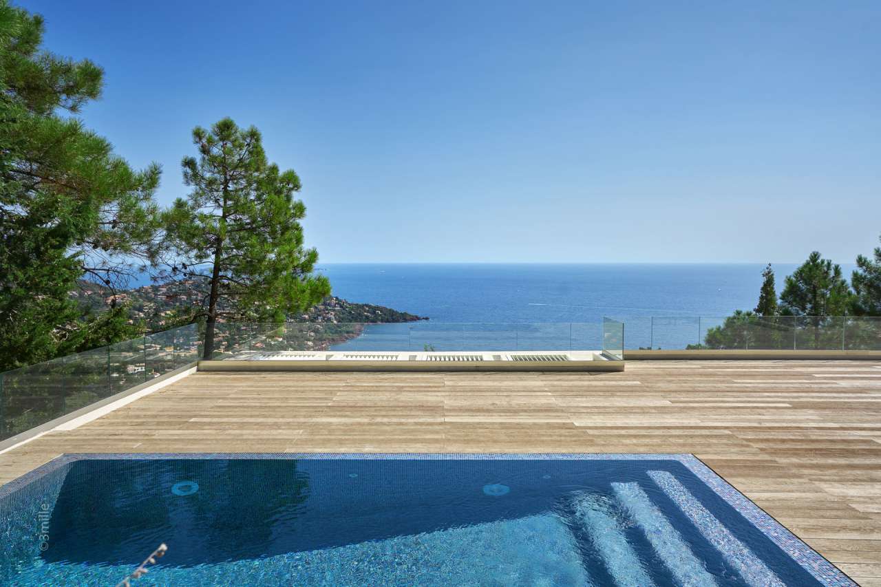 Newly built ultra modern and contemporary 5 bedroom villa, with a total spa