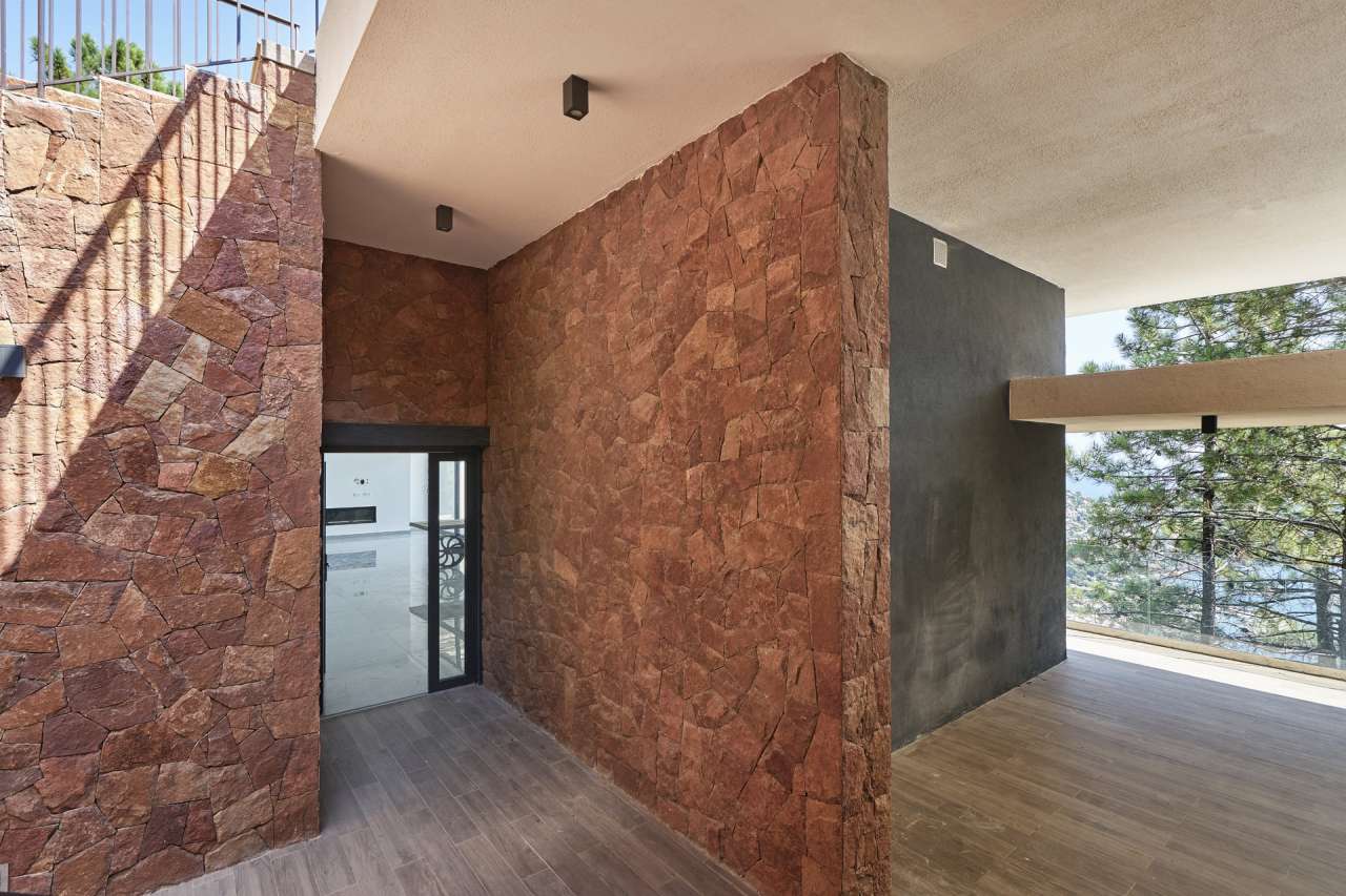 Newly built ultra modern and contemporary 5 bedroom villa, with a total spa