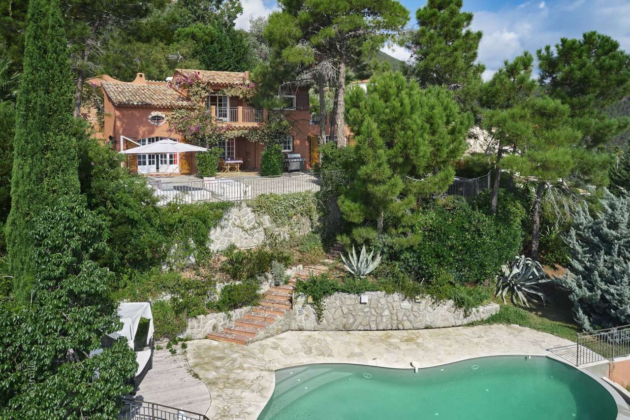 With stunning sea views, this superb Provencal style villa is ideally set w