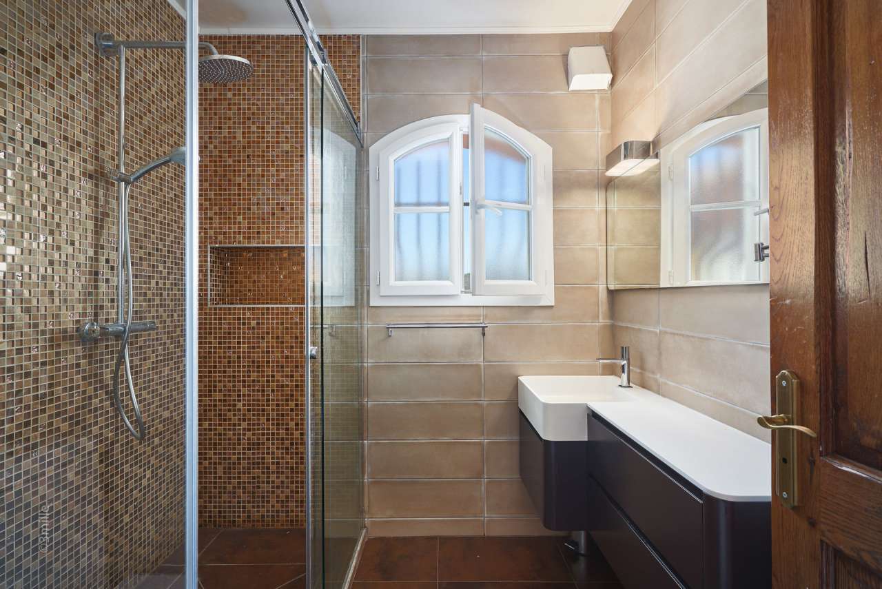 With stunning sea views, this superb Provencal style villa is ideally set w