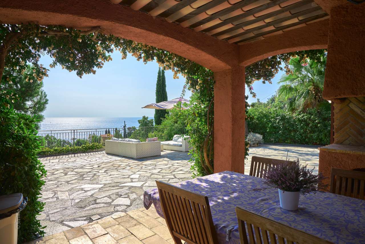 With stunning sea views, this superb Provencal style villa is ideally set w