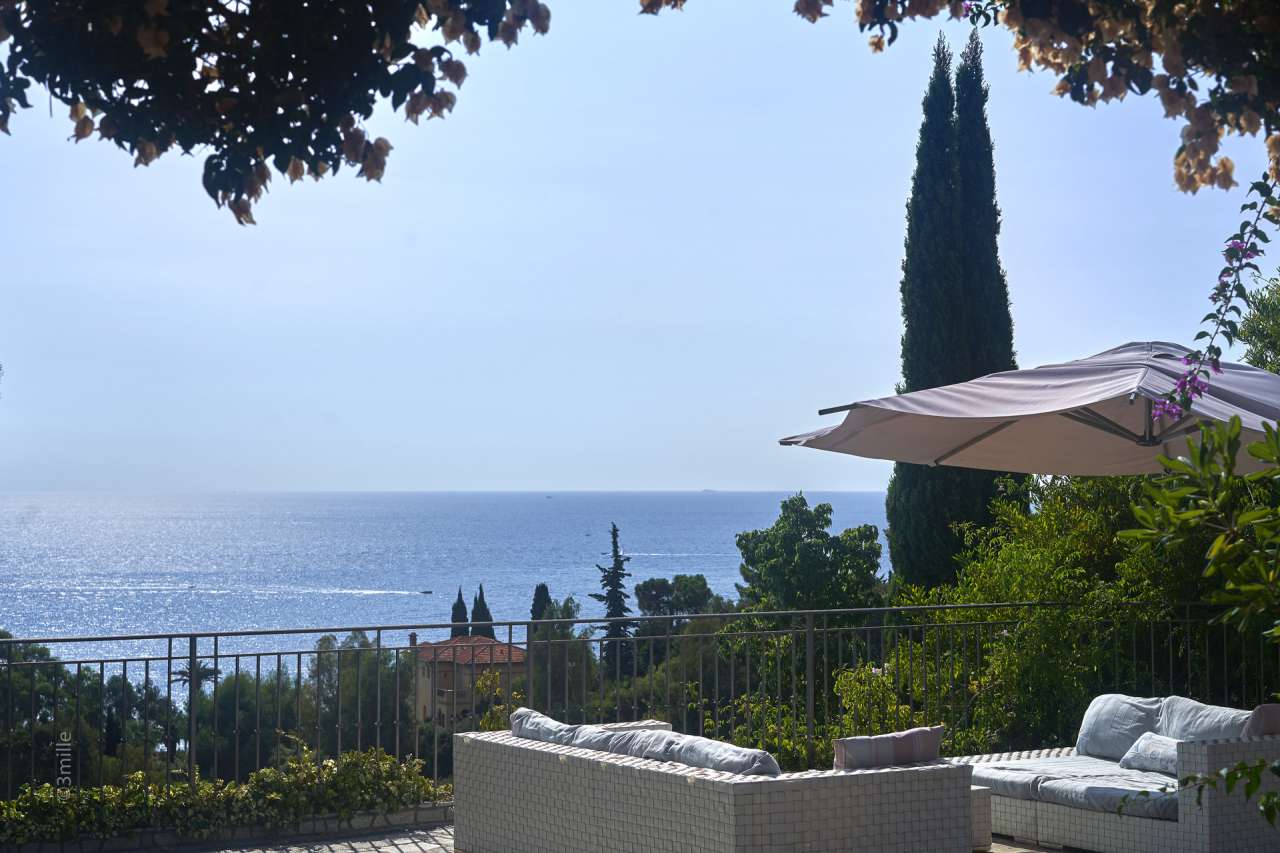 With stunning sea views, this superb Provencal style villa is ideally set w