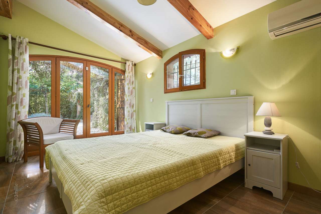 With stunning sea views, this superb Provencal style villa is ideally set w