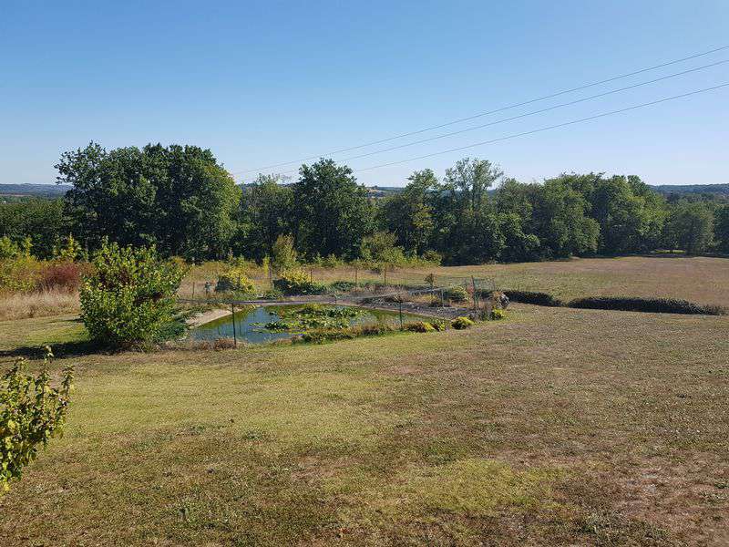 Splendid open plan 4 bedroom house with pool and separate 1 bedroom propert