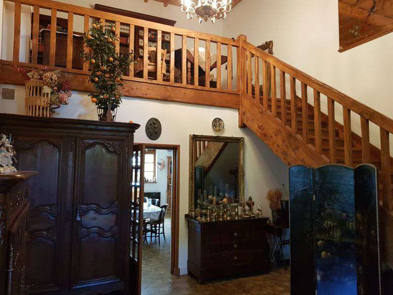 Splendid open plan 4 bedroom house with pool and separate 1 bedroom propert