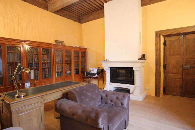 A unique and newly renovated Medieval property, offering a piece of history