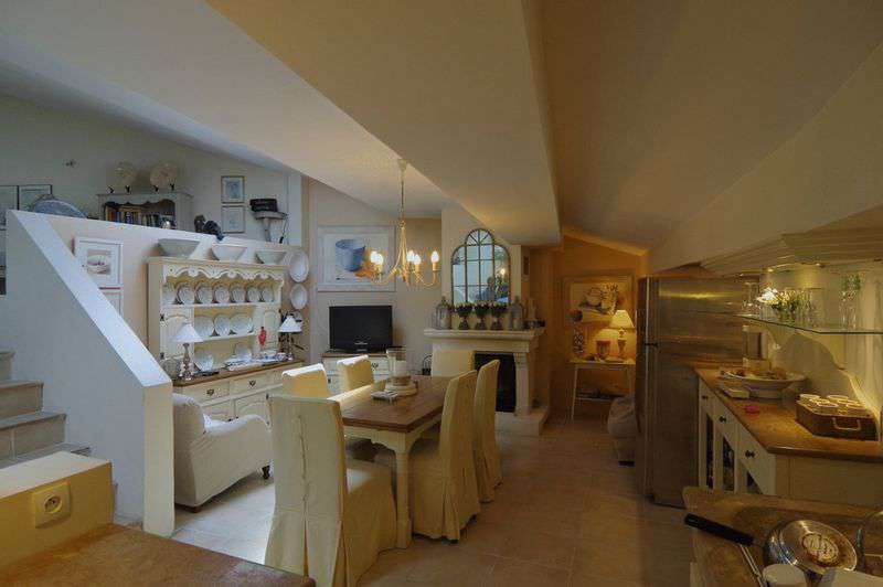 Fabulous manoir dating back to the 1700's in the heart of a large village c