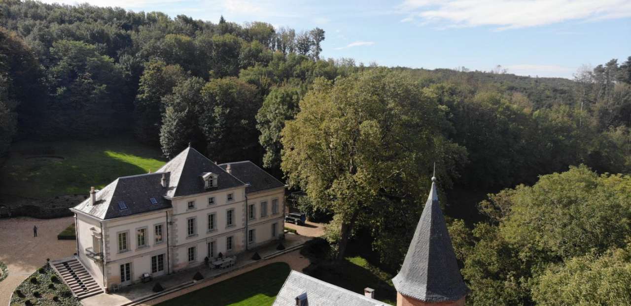 PRICE REDUCED – Immaculately presented and luxurious French Chateau, locate
