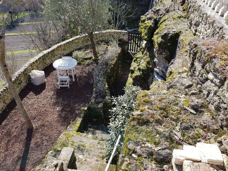 Pretty rural property close to the beautiful village of Villebois Lavalette