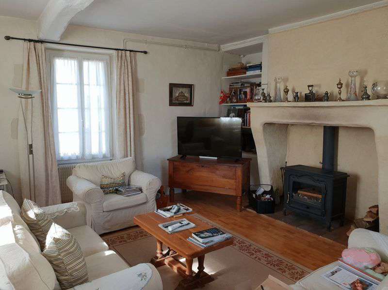 Pretty rural property close to the beautiful village of Villebois Lavalette