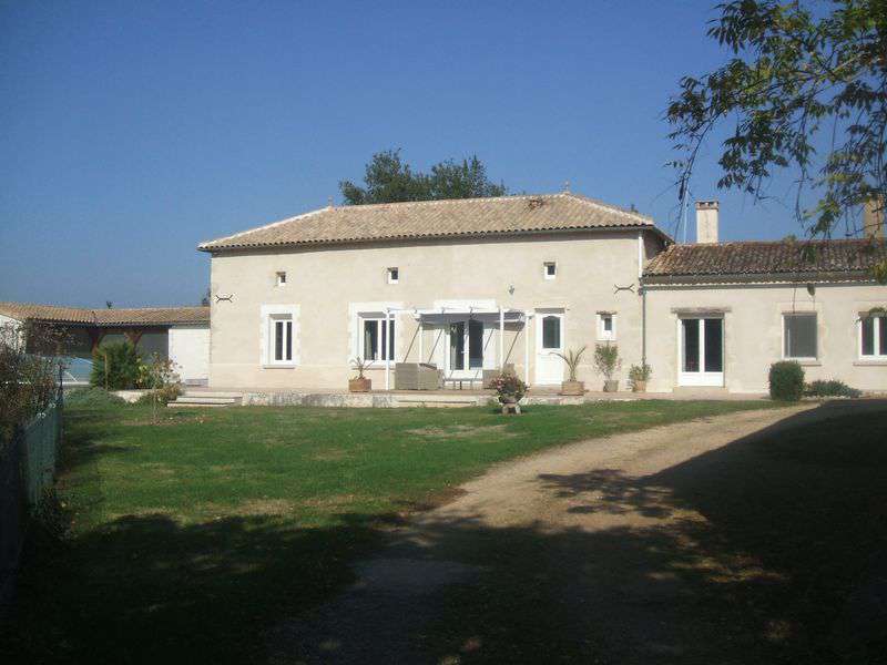 Charming fully refurbished and restored 5 bedroom house, ideally located in