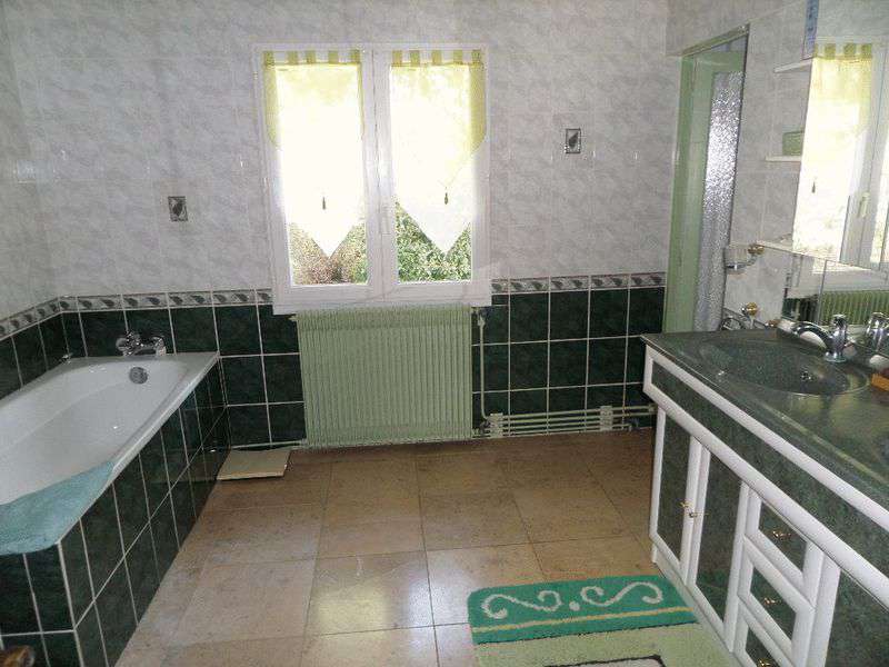 Charming fully refurbished and restored 5 bedroom house, ideally located in