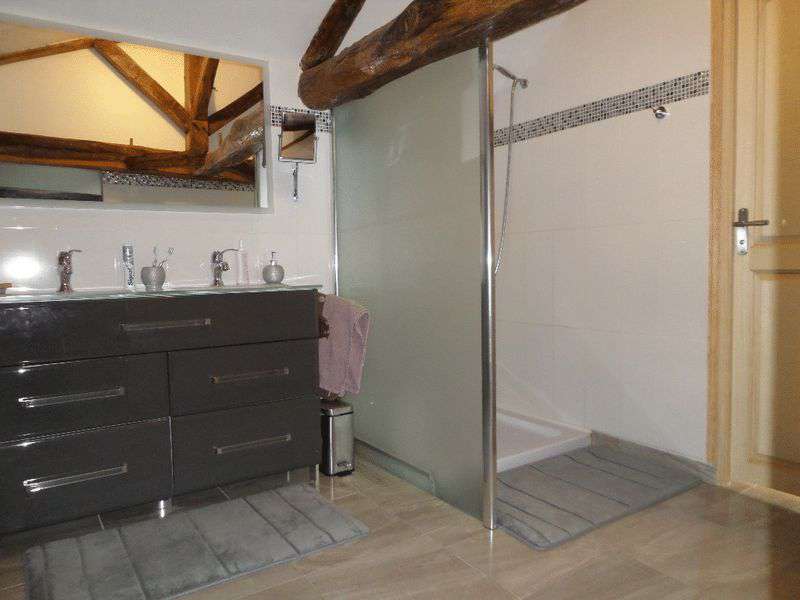 Charming fully refurbished and restored 5 bedroom house, ideally located in