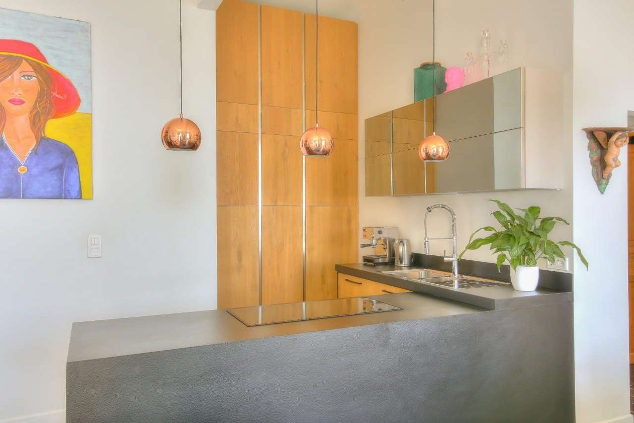 Enjoying breathtaking sea views is this prestigious, renovated 2 bedroom ap