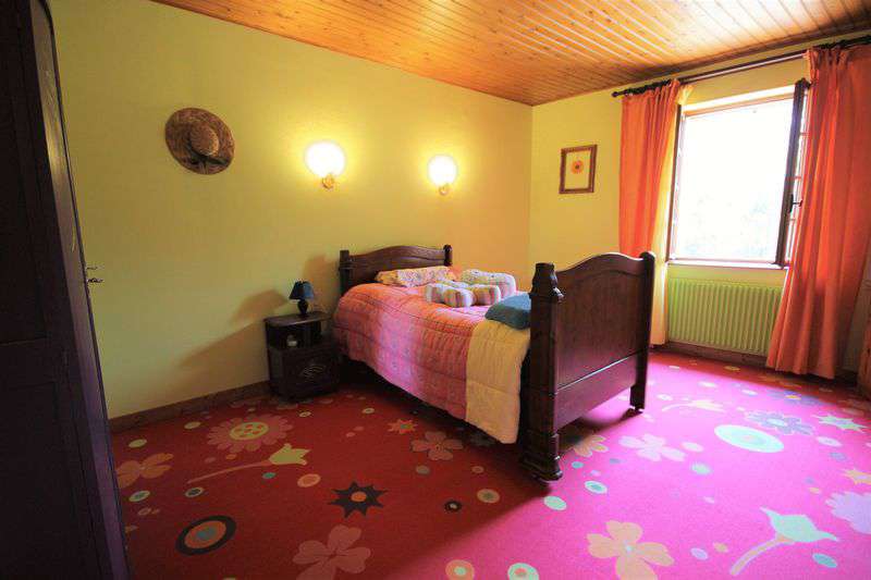 Set in over 3 acres of land is this charming 6 bedroom house with pool, enj