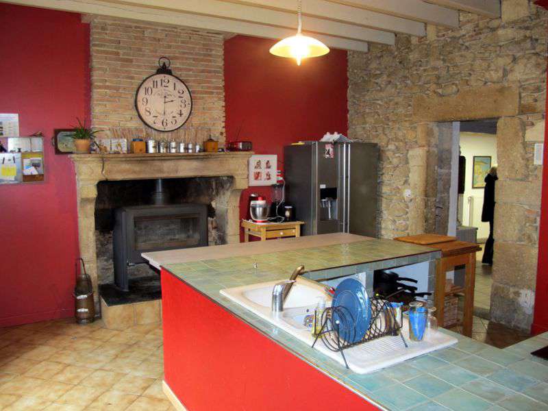 Full of character and charm, this spacious and beautifully presented Maison