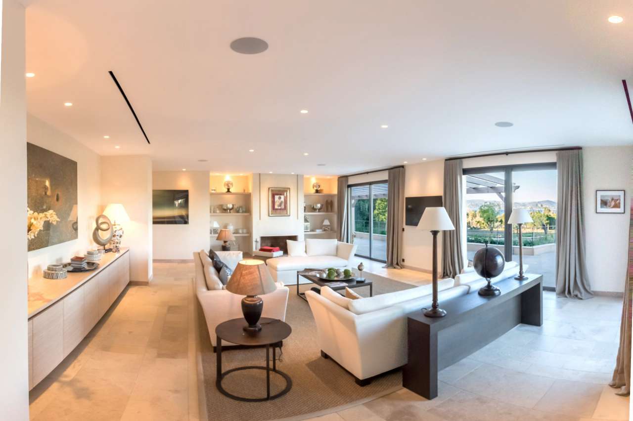 Luxurious newly built 7 bedroom villa, with a spacious total living area of