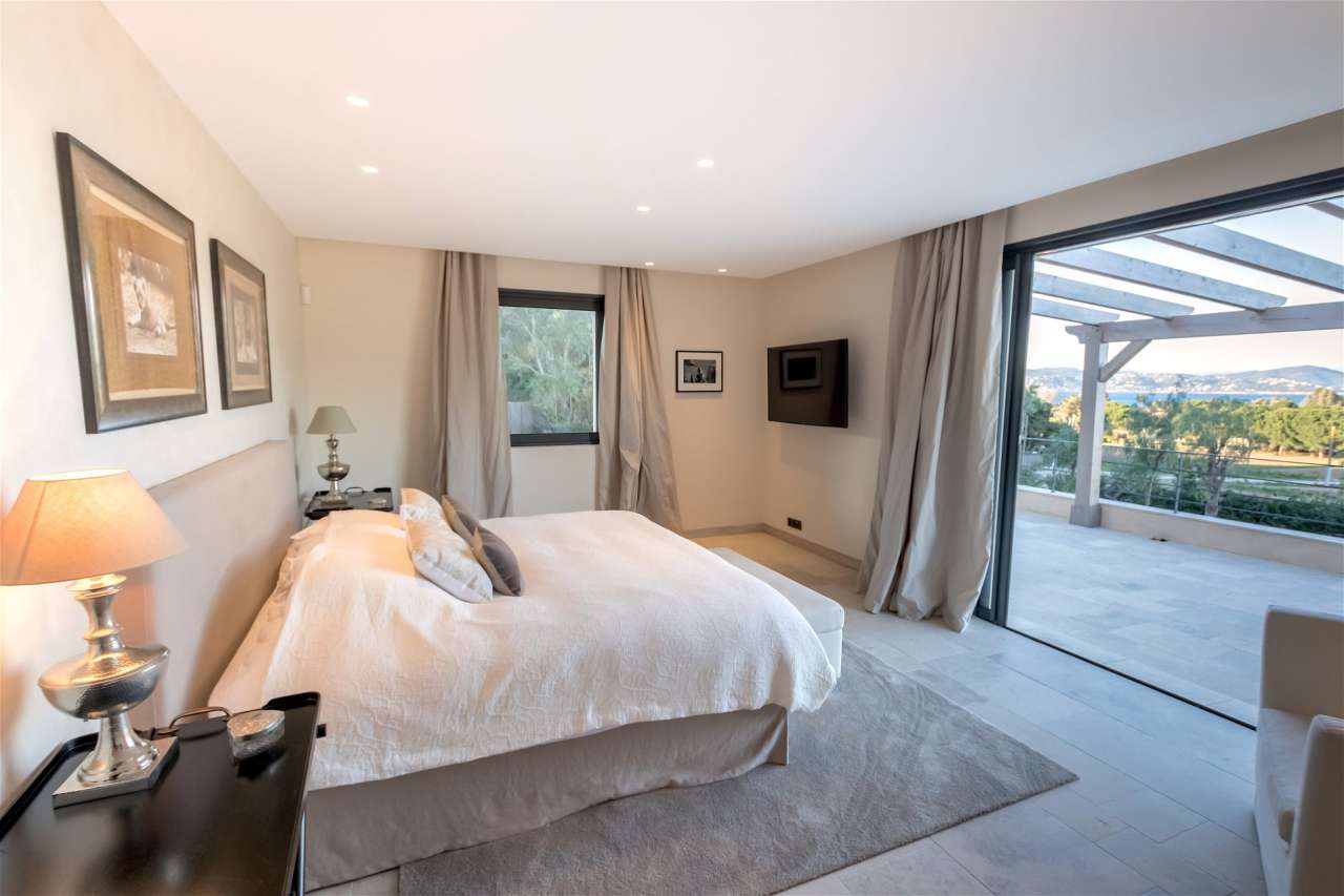 Luxurious newly built 7 bedroom villa, with a spacious total living area of