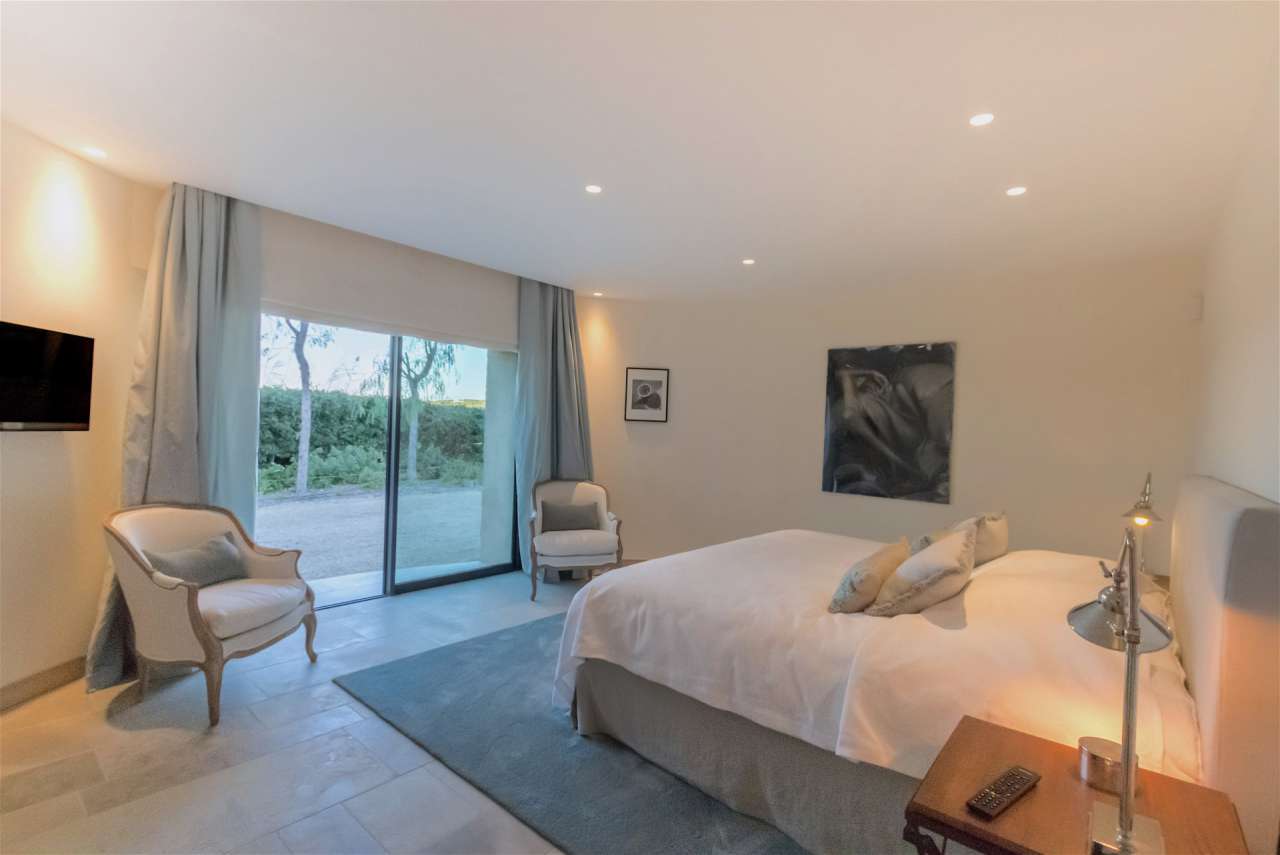 Luxurious newly built 7 bedroom villa, with a spacious total living area of