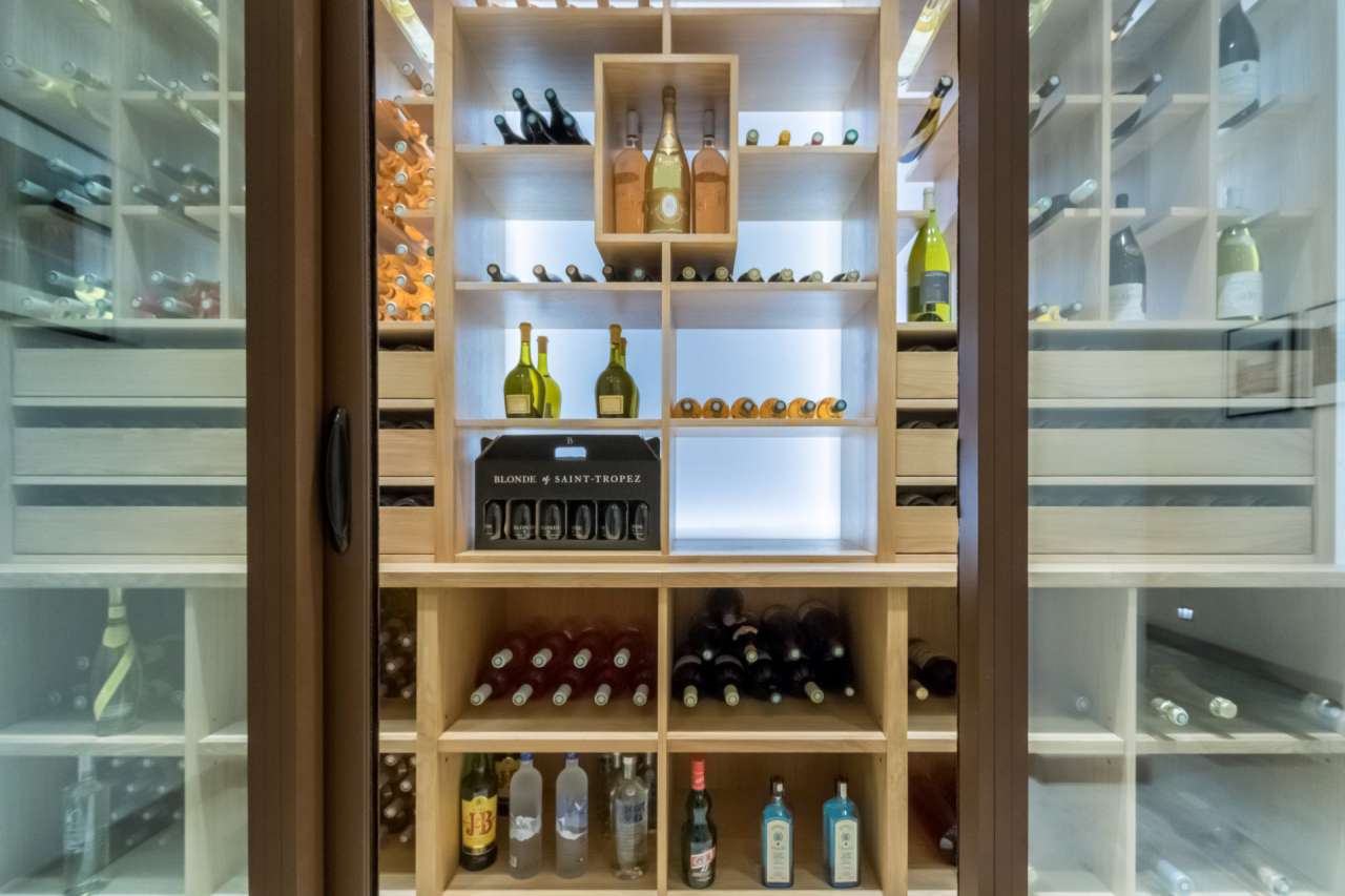 Luxurious newly built 7 bedroom villa, with a spacious total living area of