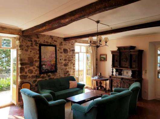 Grand and spacious stone built home, with a total well presented living are