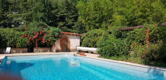 Grand and spacious stone built home, with a total well presented living are