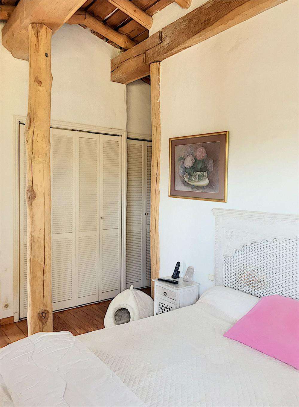 A spacious and stylish villa in a good location within walking distance fro