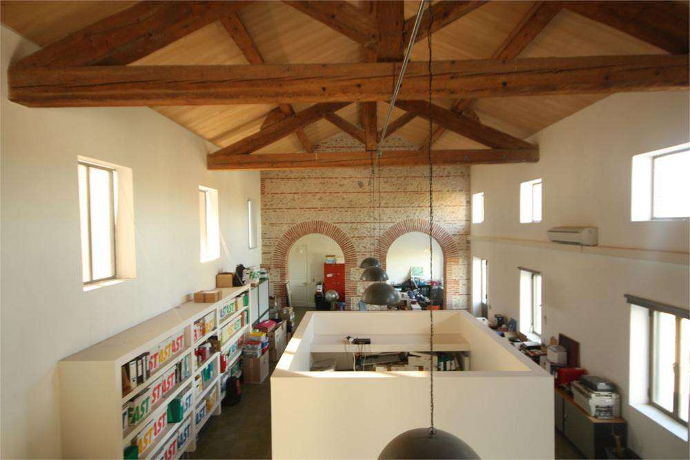 Superb wine estate with 40 hectares of productive vines and 2,000m2 of resi