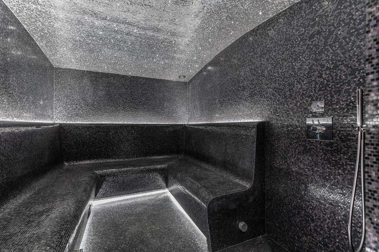 Beautiful 5 bedroom Provencal style villa with a total spacious living area