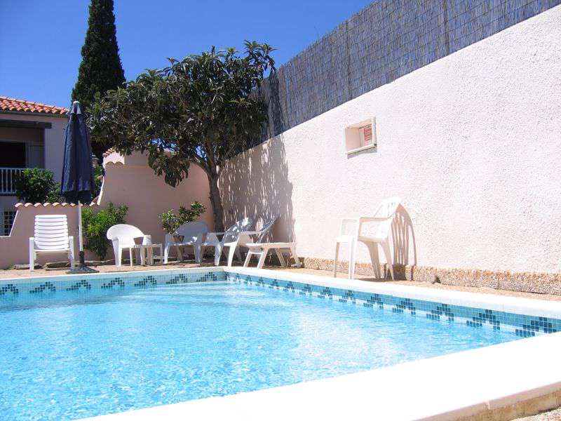 Appealing and versatile Minervois property made up of 2 houses, in a good l