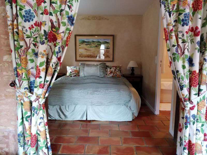 Delightful manoir tucked away in the Lot countryside, set in over 10 acres