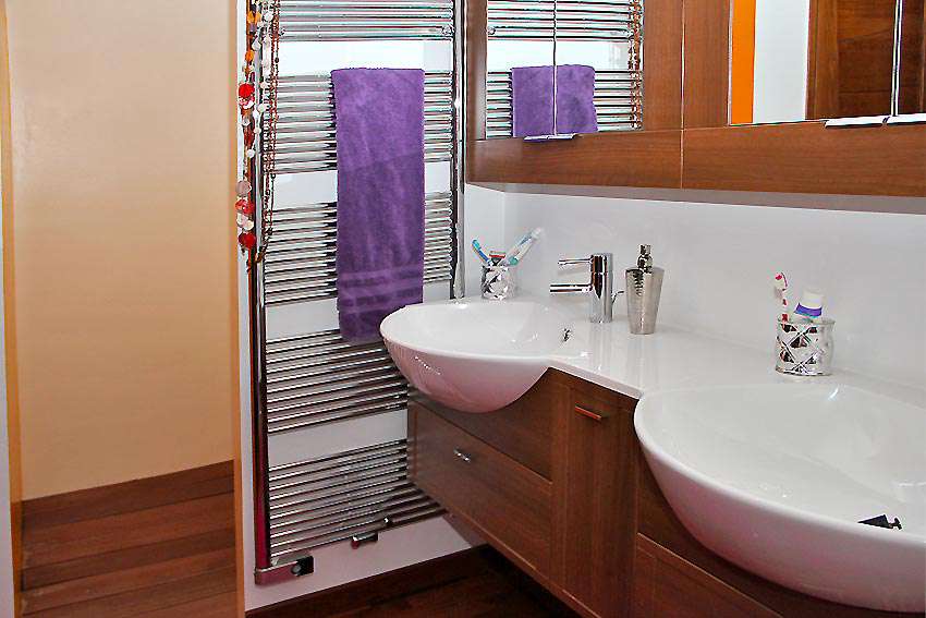 A beautifully renovated 3 storey, double-sized fisherman's house enjoying w