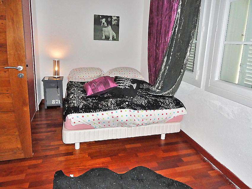 A beautifully renovated 3 storey, double-sized fisherman's house enjoying w