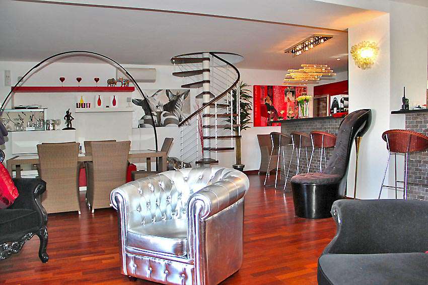 A beautifully renovated 3 storey, double-sized fisherman's house enjoying w