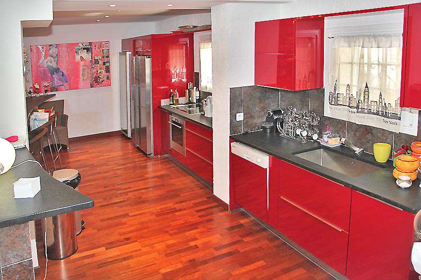 A beautifully renovated 3 storey, double-sized fisherman's house enjoying w