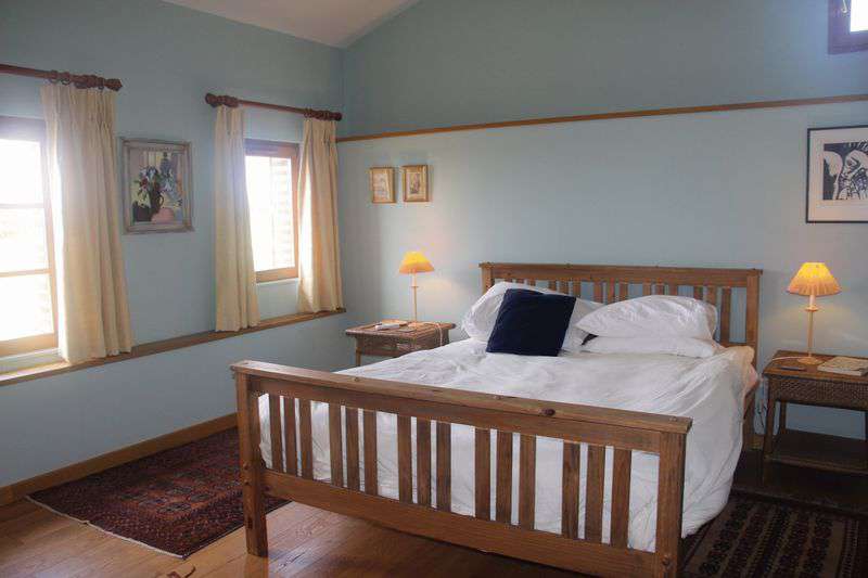 A spacious and beautifully presented country home, with a total living area