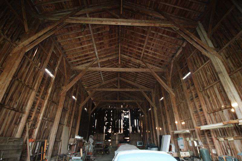 Modern and spacious 4 bedroom country farmhouse, ideally set within a quiet