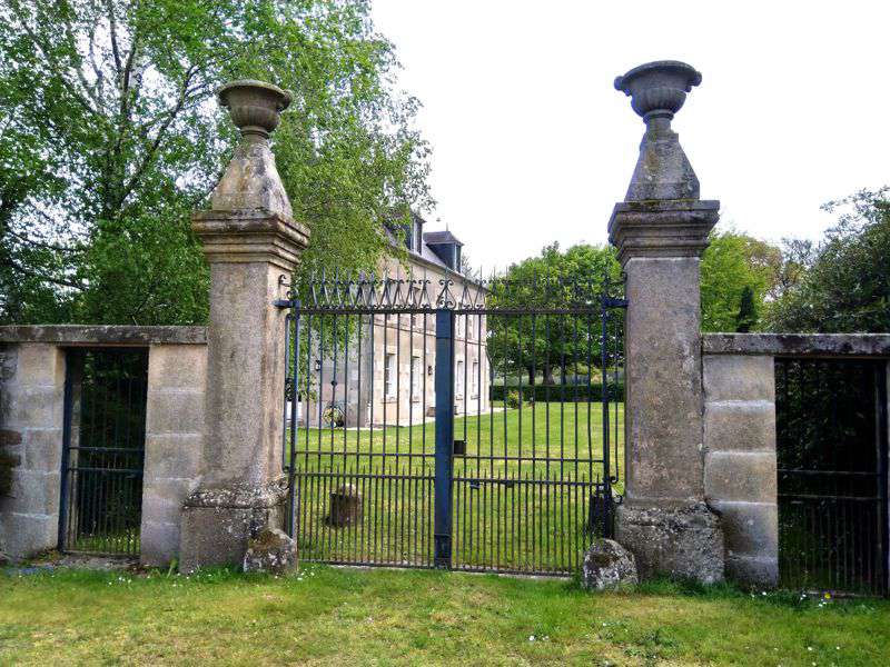 Impressive 'Domaine' with a Maison de Maitre and set in almost 9 acres incl