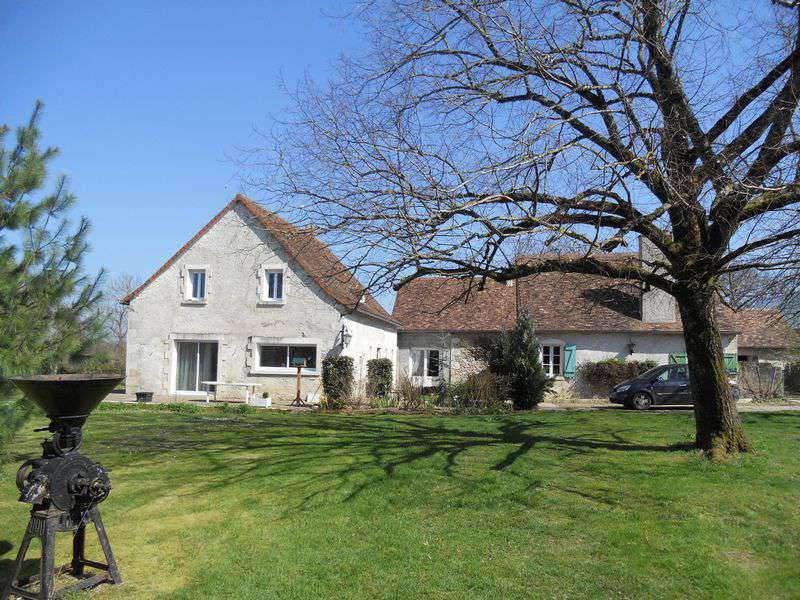 Charming former smallholding, ideally situated within a quiet luscious coun