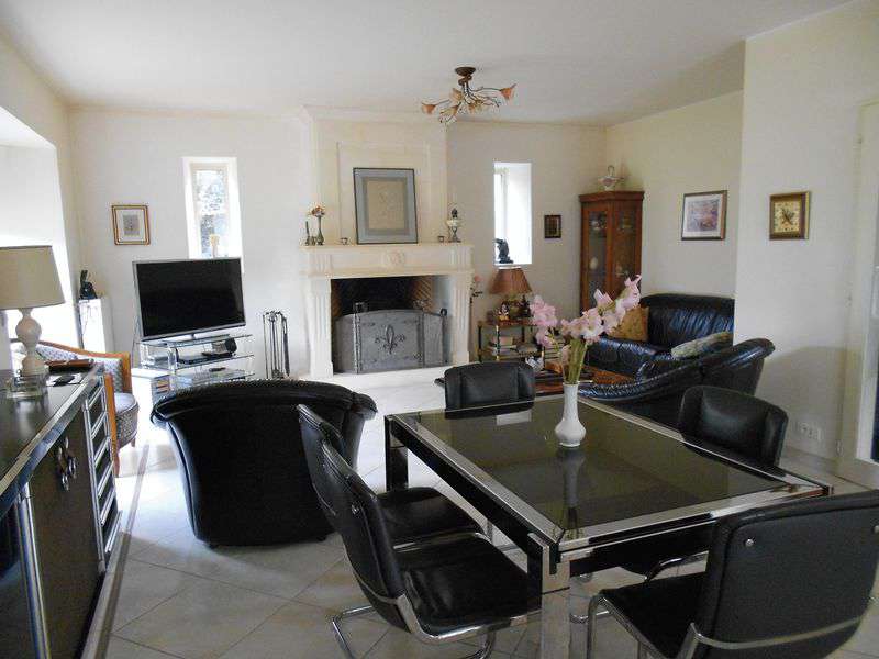 Charming former smallholding, ideally situated within a quiet luscious coun