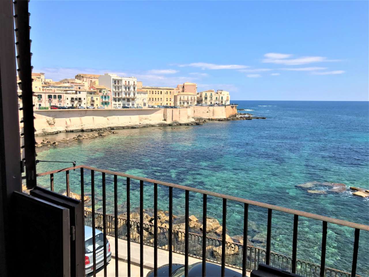 Refurbished 5 bedroom Apartment for sale with sea view in Ortigia