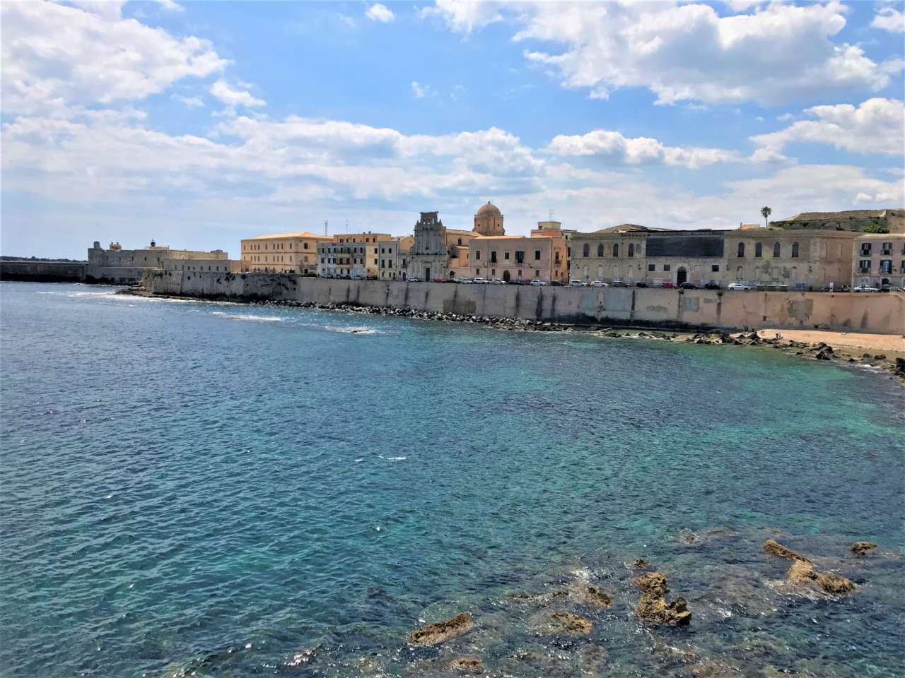 Refurbished 5 bedroom Apartment for sale with sea view in Ortigia