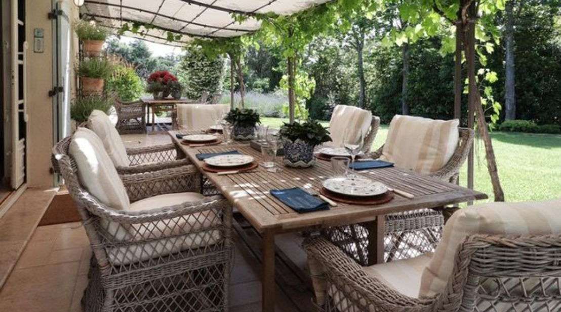 Exceptional villa located less than 200m from the beach, in Beauvallon Grim