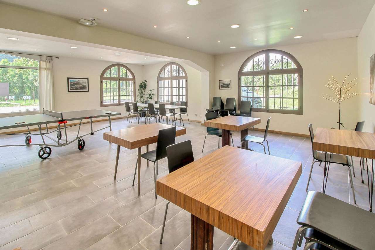 Superb 10 bedroom hotel, ideal for nature lovers wishing to combine a profe