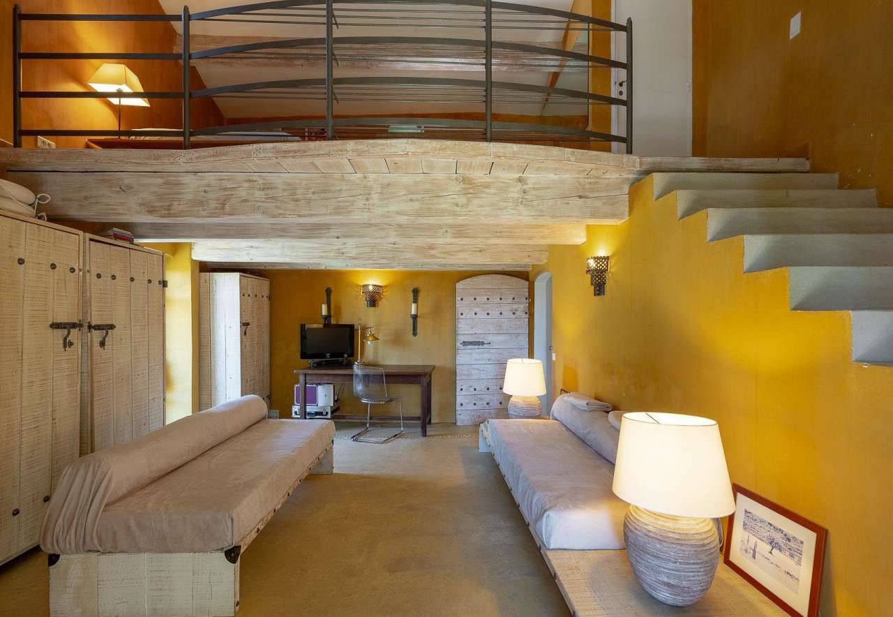 Unique opportunity to acquire a fantastic south facing 6 bedroom villa with